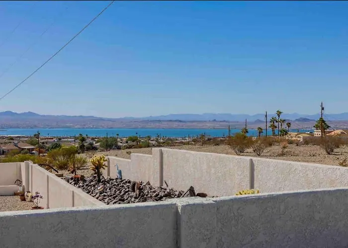 Peaceful Desert Amazing View, Pool, Hébergement de vacances Lake Havasu City